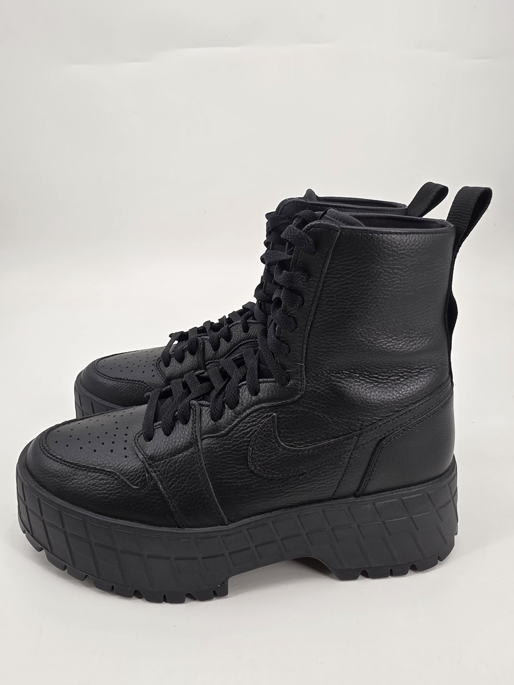 Air Jordan Wmns Air Jordan 1 High Brooklyn Triple Black Size 11 NWOB FJ5737-001